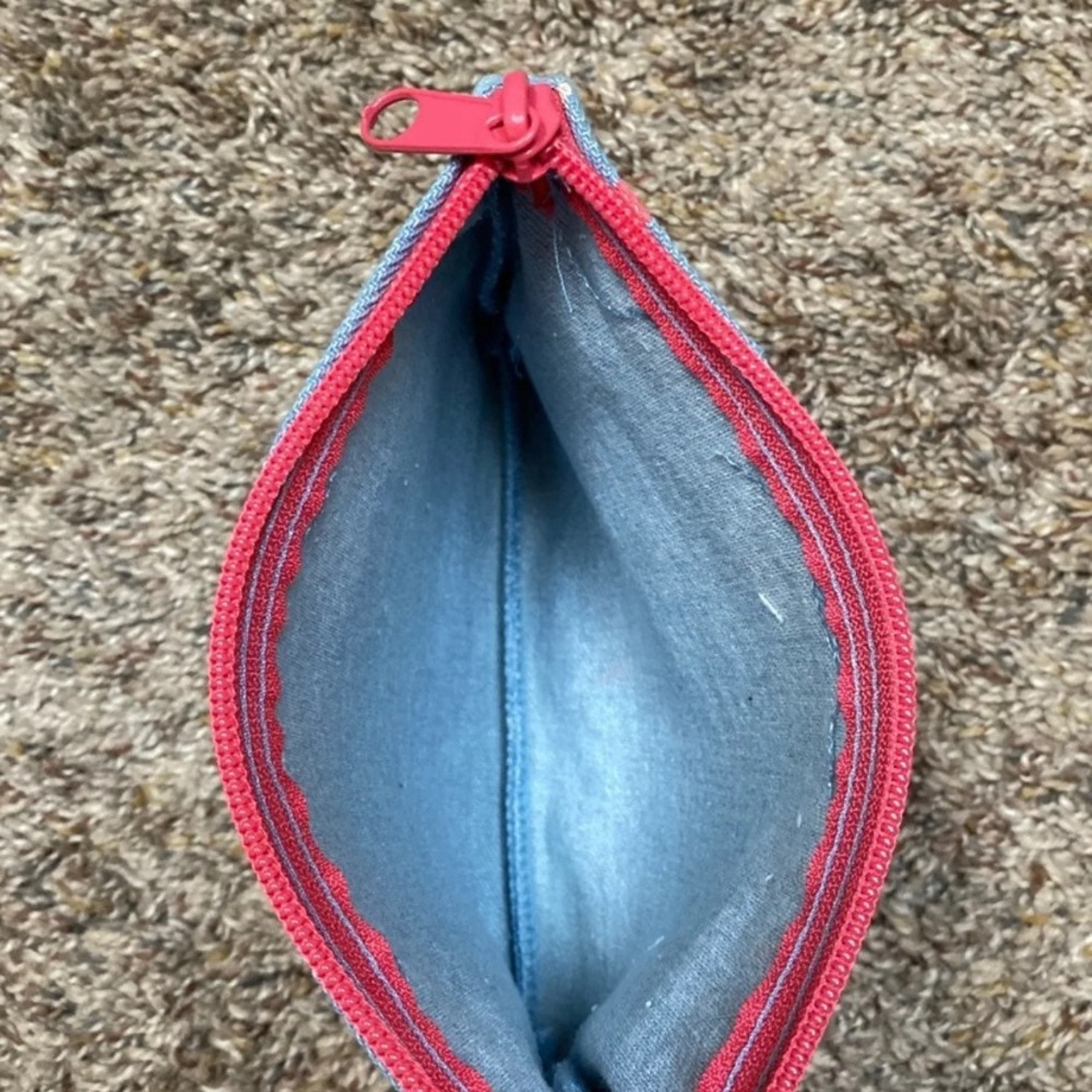 Cosmetic bag bundle - Picture 10 of 12